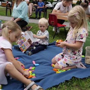 Biblioteczne Scrabble - Spotkanie z poezją w parku