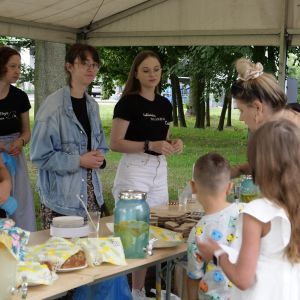 Biblioteczne Scrabble - Spotkanie z poezją w parku