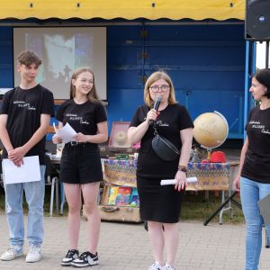 Przygodowe książki czytamy, bo w duszy podróże mamy - Olga i Filip dla lokalnej społeczności